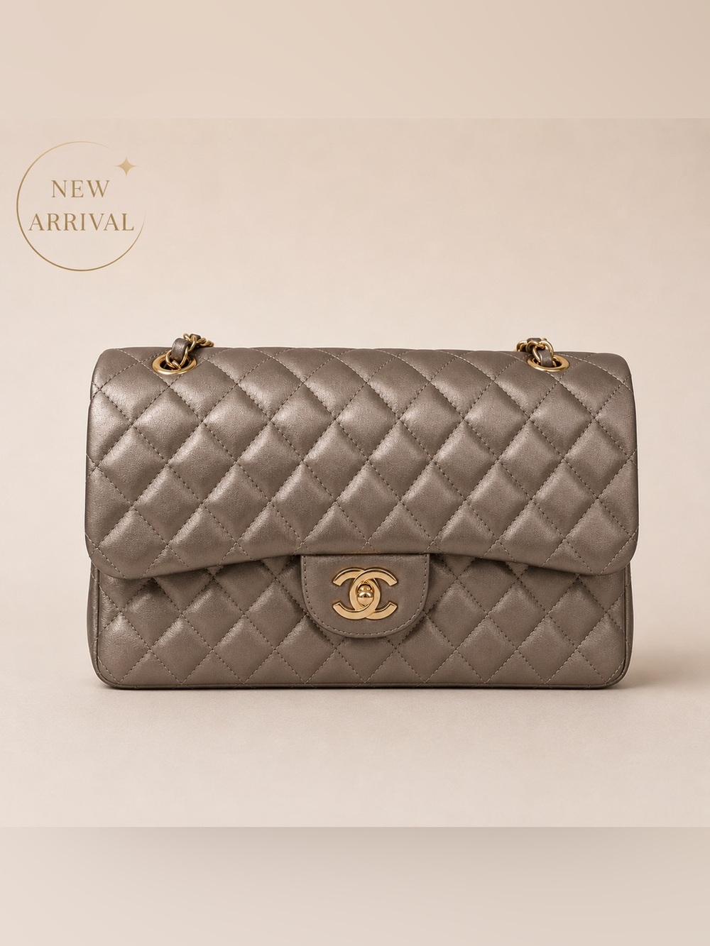 ✨ Brand New ✨ Classic Flap Bag – Gray Quilted Leather 🖤